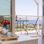 Donatos Apartment *