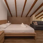 Donatos Apartment *