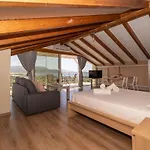 Donatos Apartment