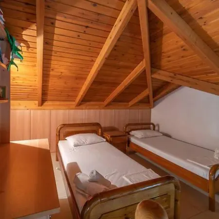 Apartment Donatos Finikounta