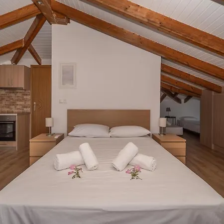 Donatos Apartamento