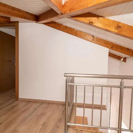 アパート Donatos